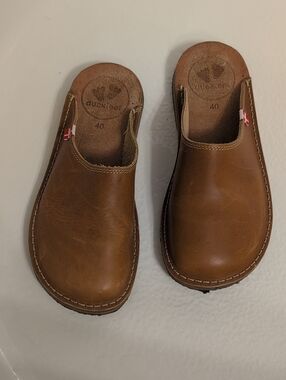 Women's Tan Leather Clog - Classic Slip-On